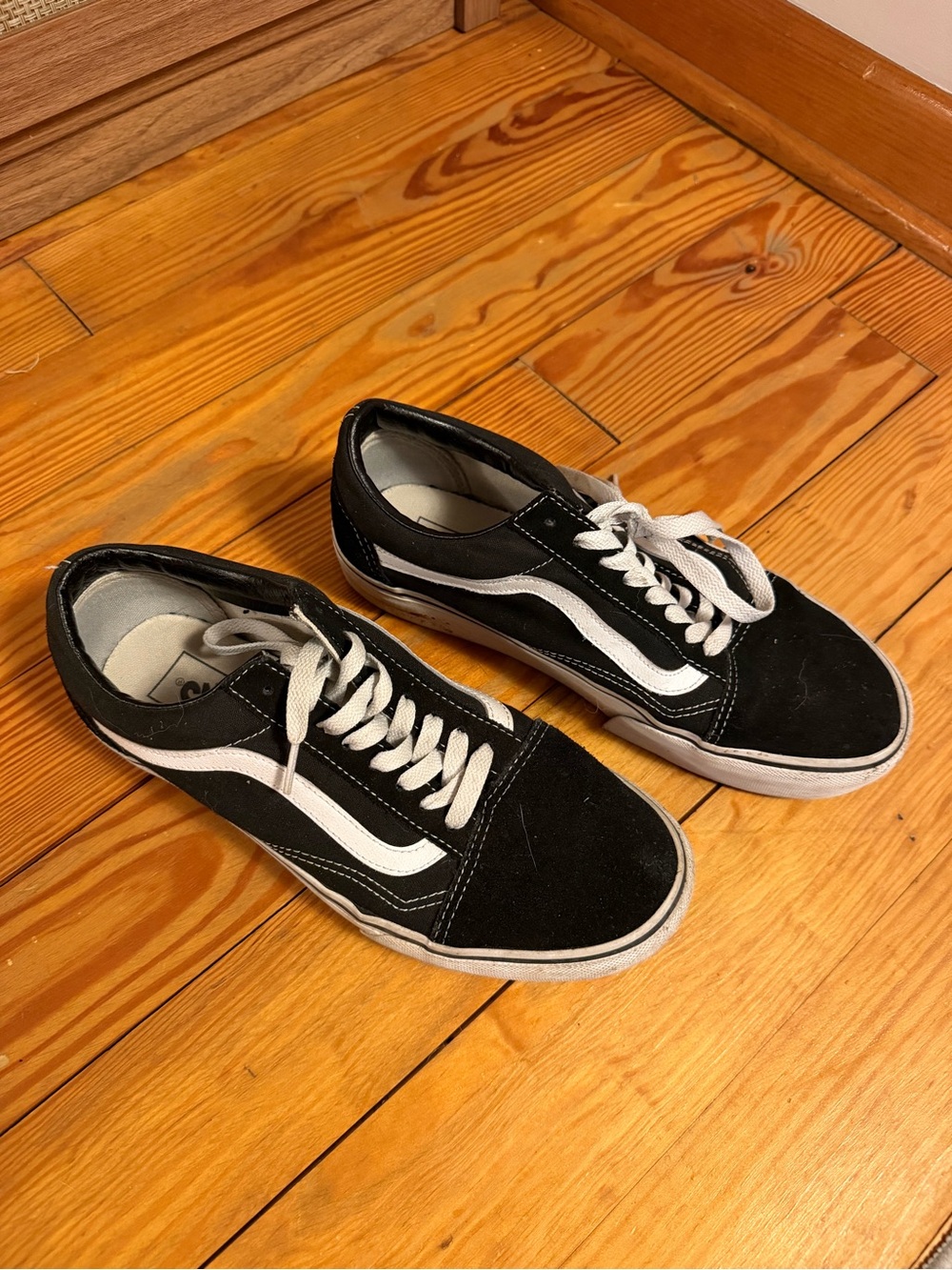 Vans Black Low-Top platform Sneakers